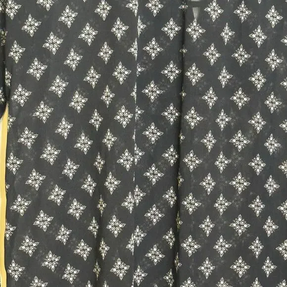 Hollister Size Medium Black Geometric Floral Lace Up Blouse - Picture 5 of 6